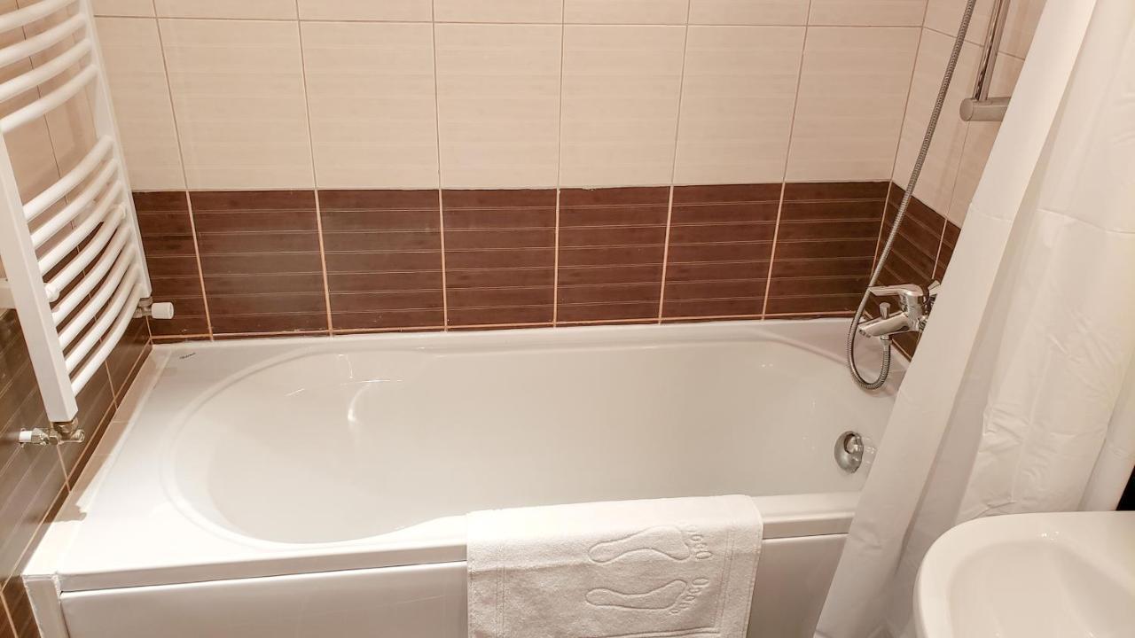 Semiramida Gardens Apartments بوروفتس المظهر الخارجي الصورة